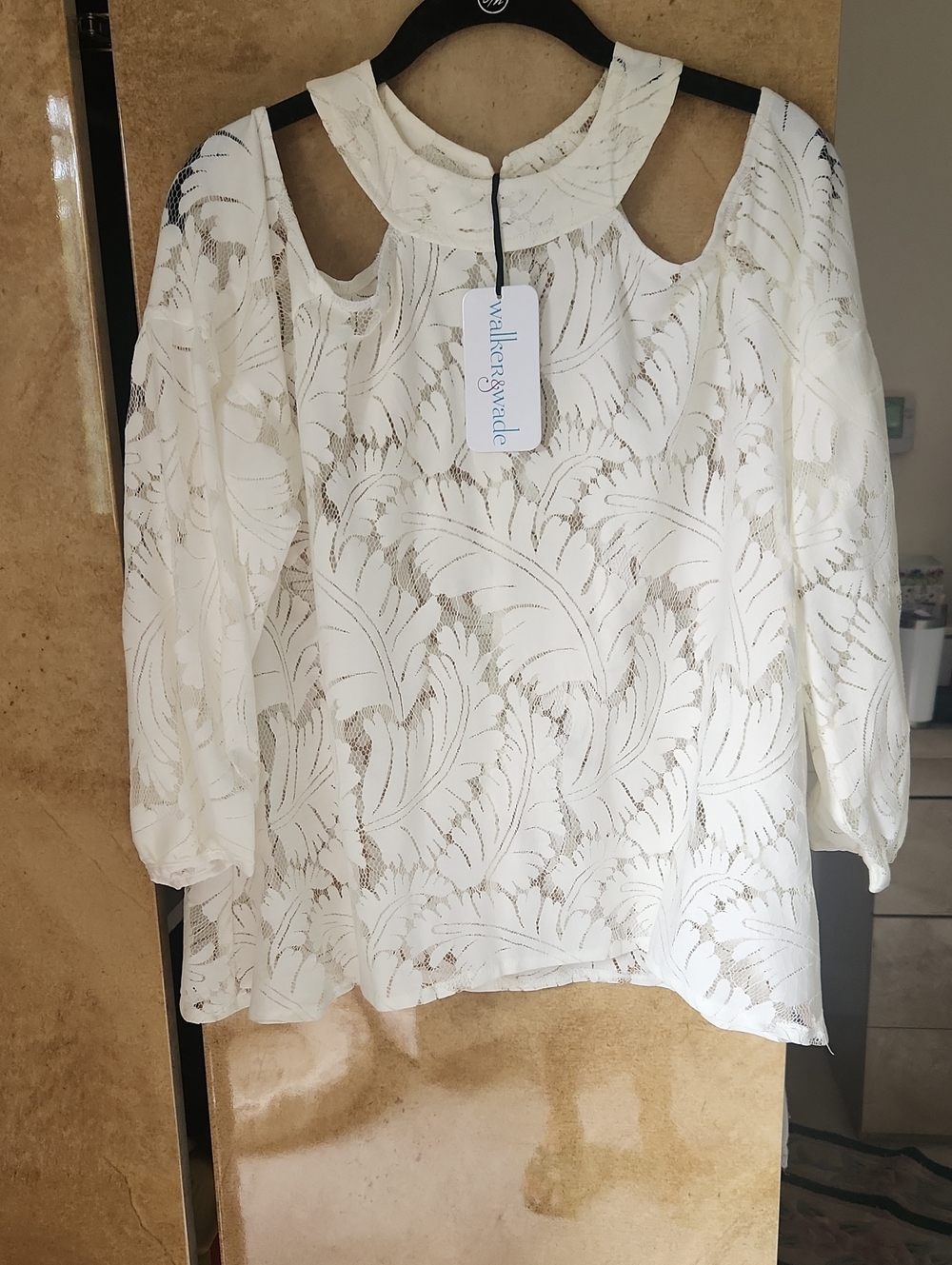 WALKER & WADE -IVORY -Lace Cold-Shoulder Blouse with Keyhole Neck